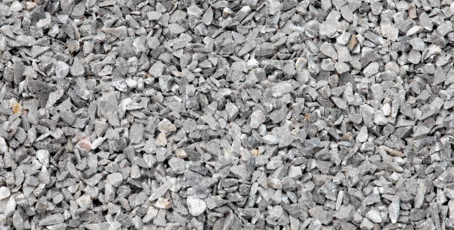 Agregado de alta resistencia utilizado para la producción de concreto y obras que requieren mayor estabilidad estructural, proporcionando un excelente soporte en diferentes tipos de construcción.